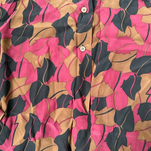 Vintage 100% Silk Harvé Benard Size 6 Women’s Button-Down Top - Picture 3 of 7